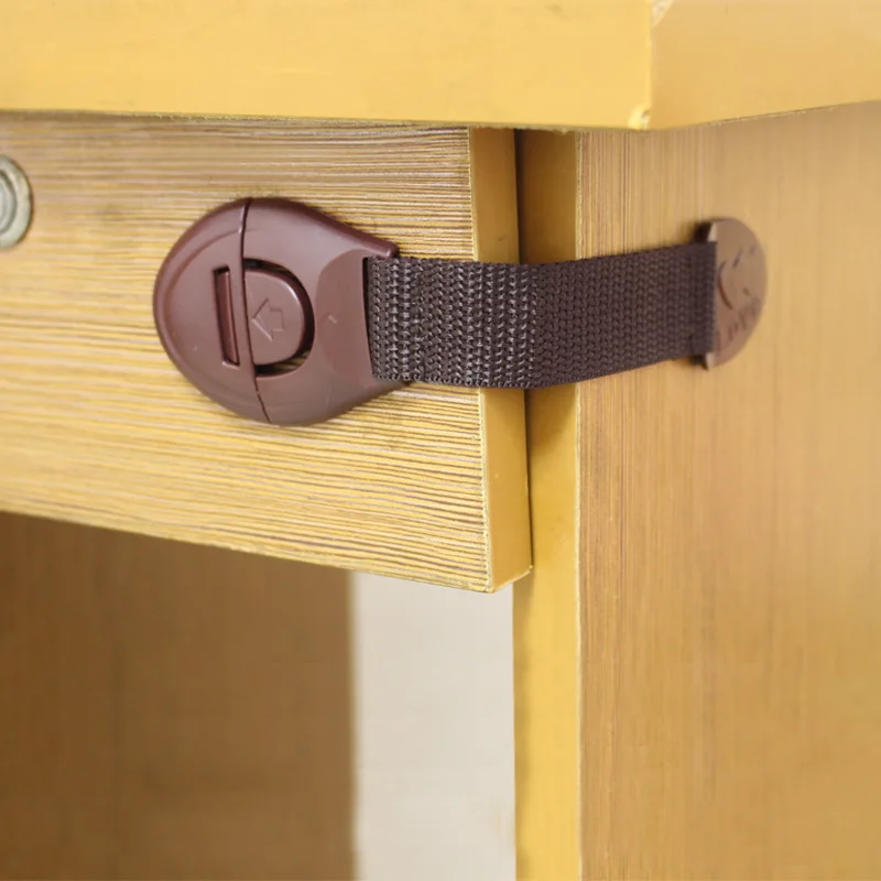 5 ピース/ロットブラウンキャビネット安全ロックベビー家具ド - Furniture Hardware Supplies のレビューと価格