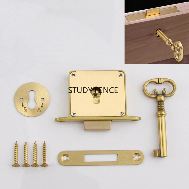 1PC アンティーク金属引き出しロックワインキャビネットドア - Furniture Hardware Fitting のレビューと価格